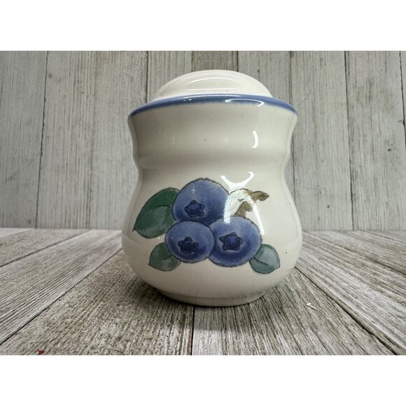 Vtg Pfaltzgraff Salt and Pepper Shakers Ceramic White Blueberry Floral 3.5" Set - Picture 8 of 11